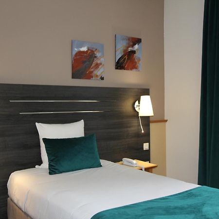 Hotel Cerise - Les Sources Luxeuil-Les-Bains Esterno foto