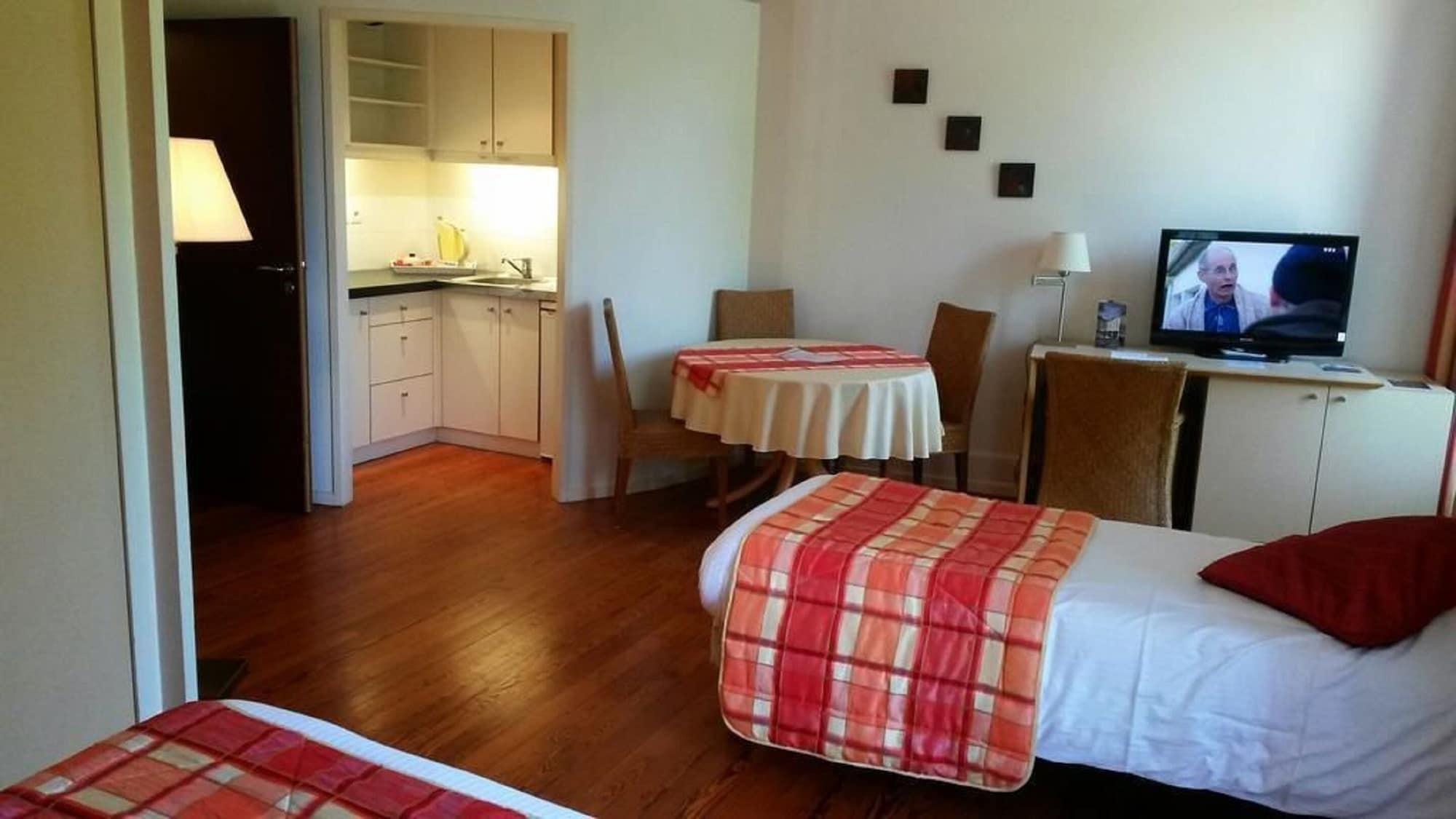 Hotel Cerise - Les Sources Luxeuil-Les-Bains Esterno foto