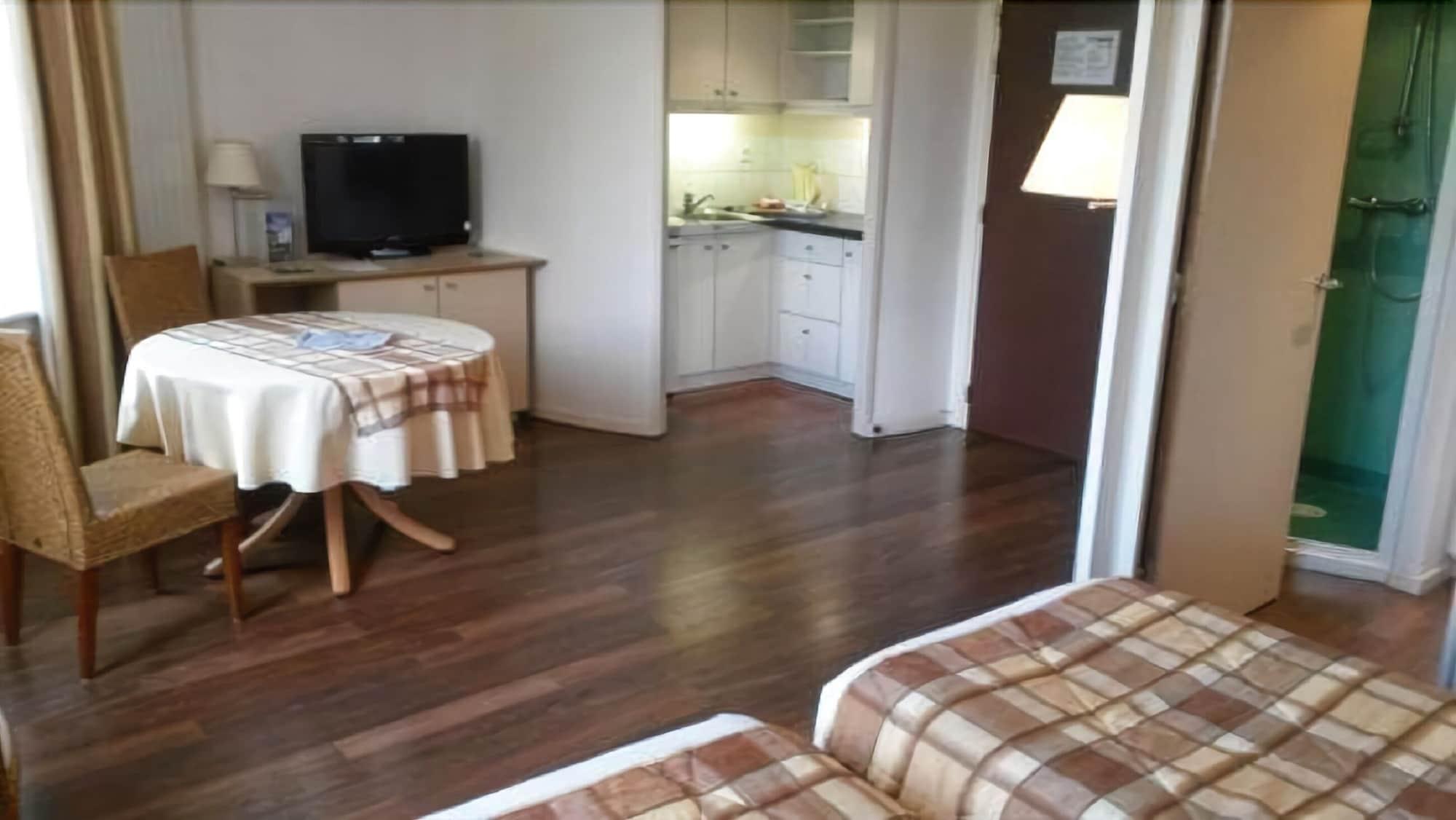 Hotel Cerise - Les Sources Luxeuil-Les-Bains Esterno foto