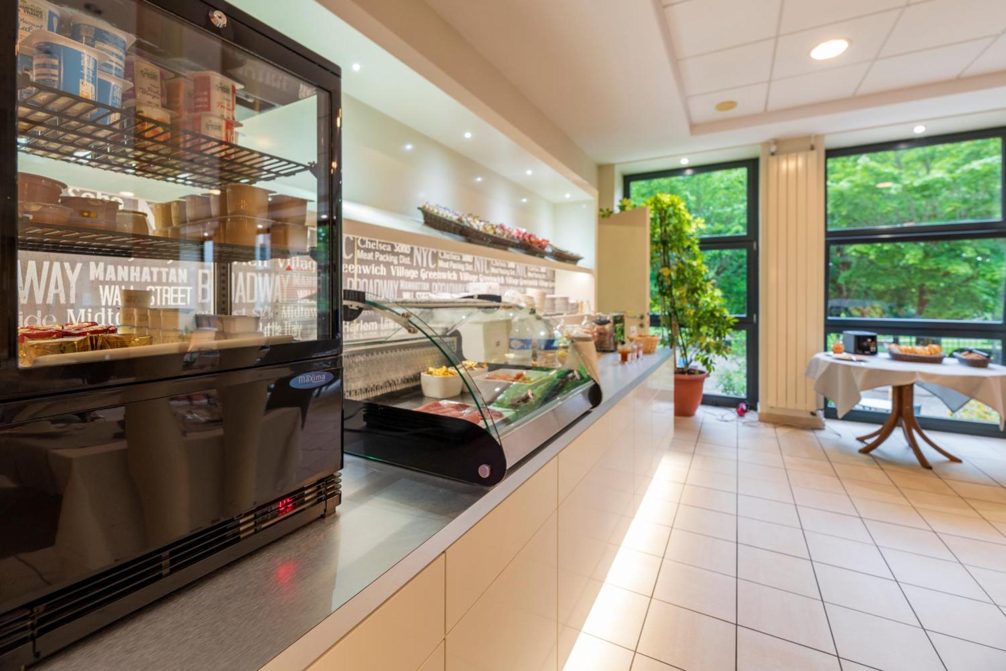 Hotel Cerise - Les Sources Luxeuil-Les-Bains Esterno foto