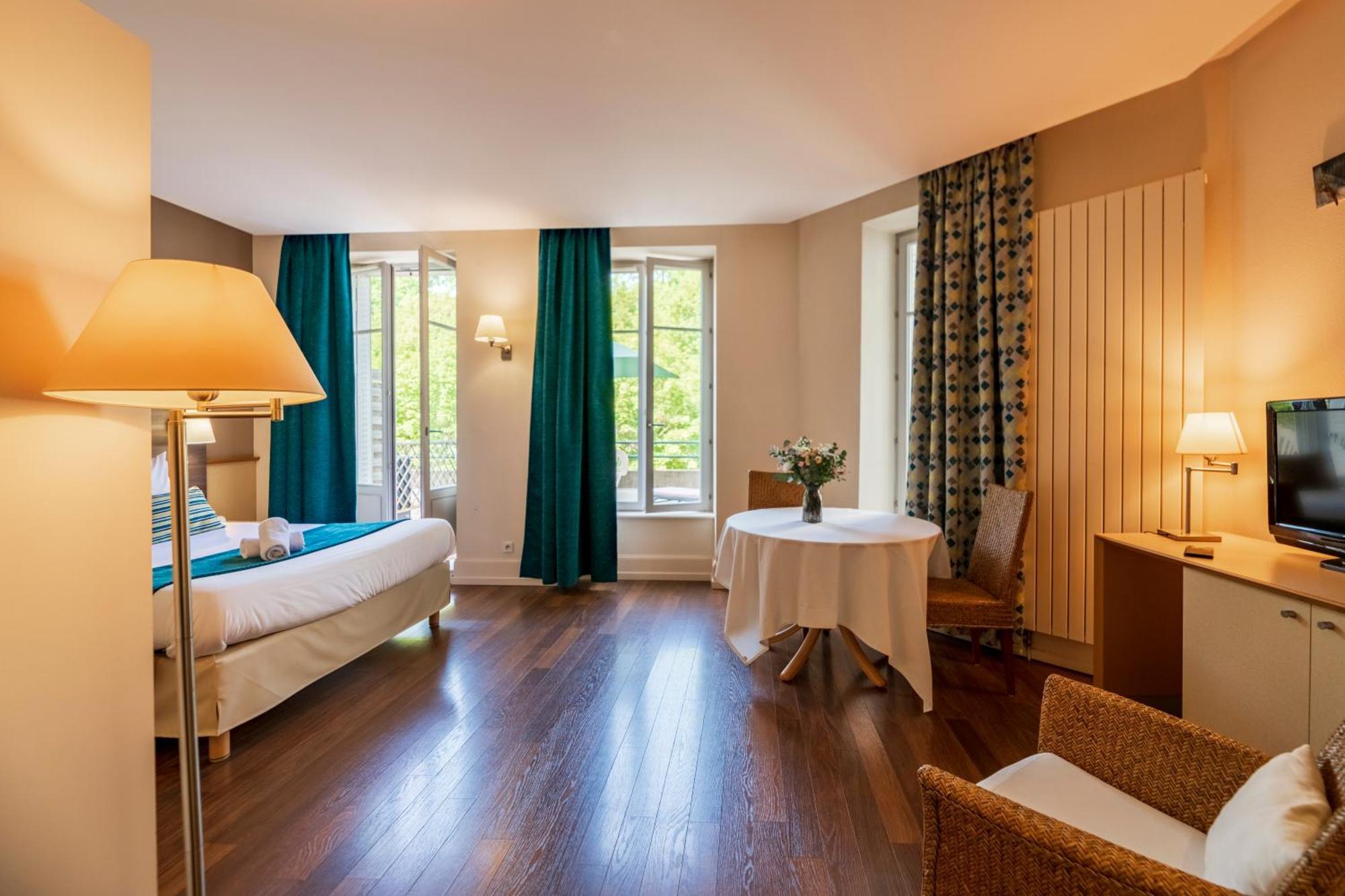 Hotel Cerise - Les Sources Luxeuil-Les-Bains Esterno foto