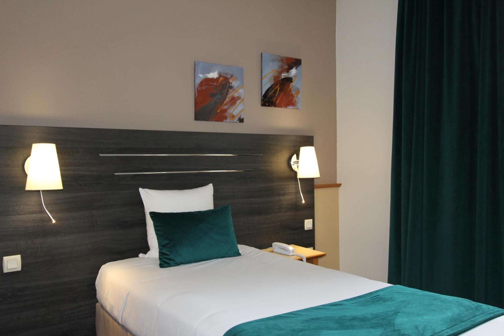 Hotel Cerise - Les Sources Luxeuil-Les-Bains Esterno foto